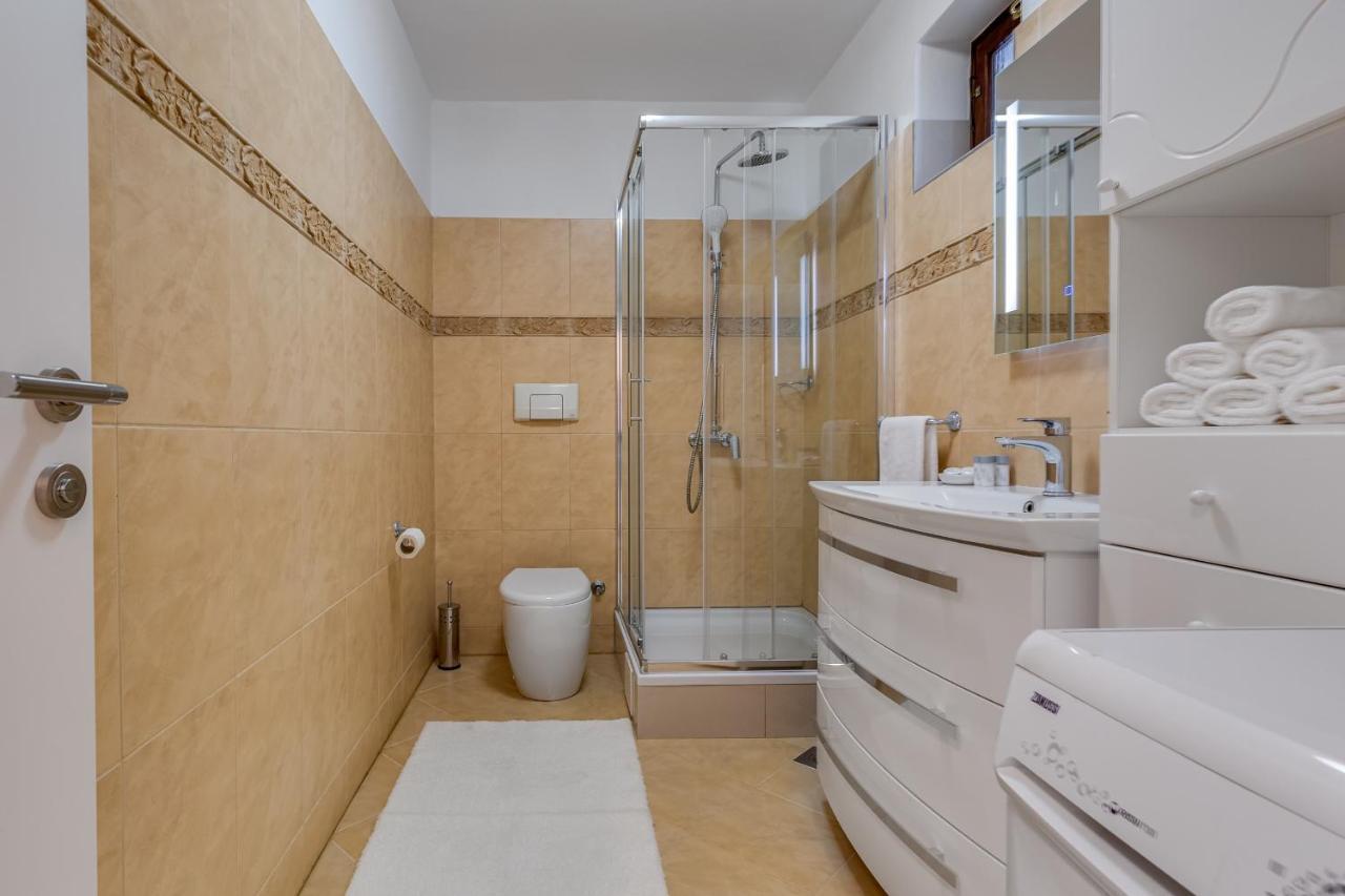 Elegant Two Bedroom Apartment Zadar Buitenkant foto