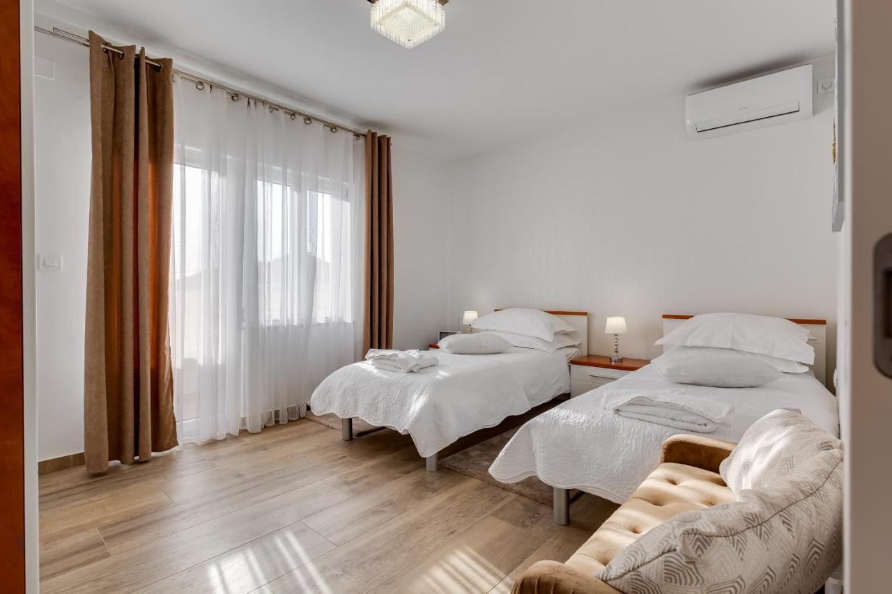 Elegant Two Bedroom Apartment Zadar Buitenkant foto