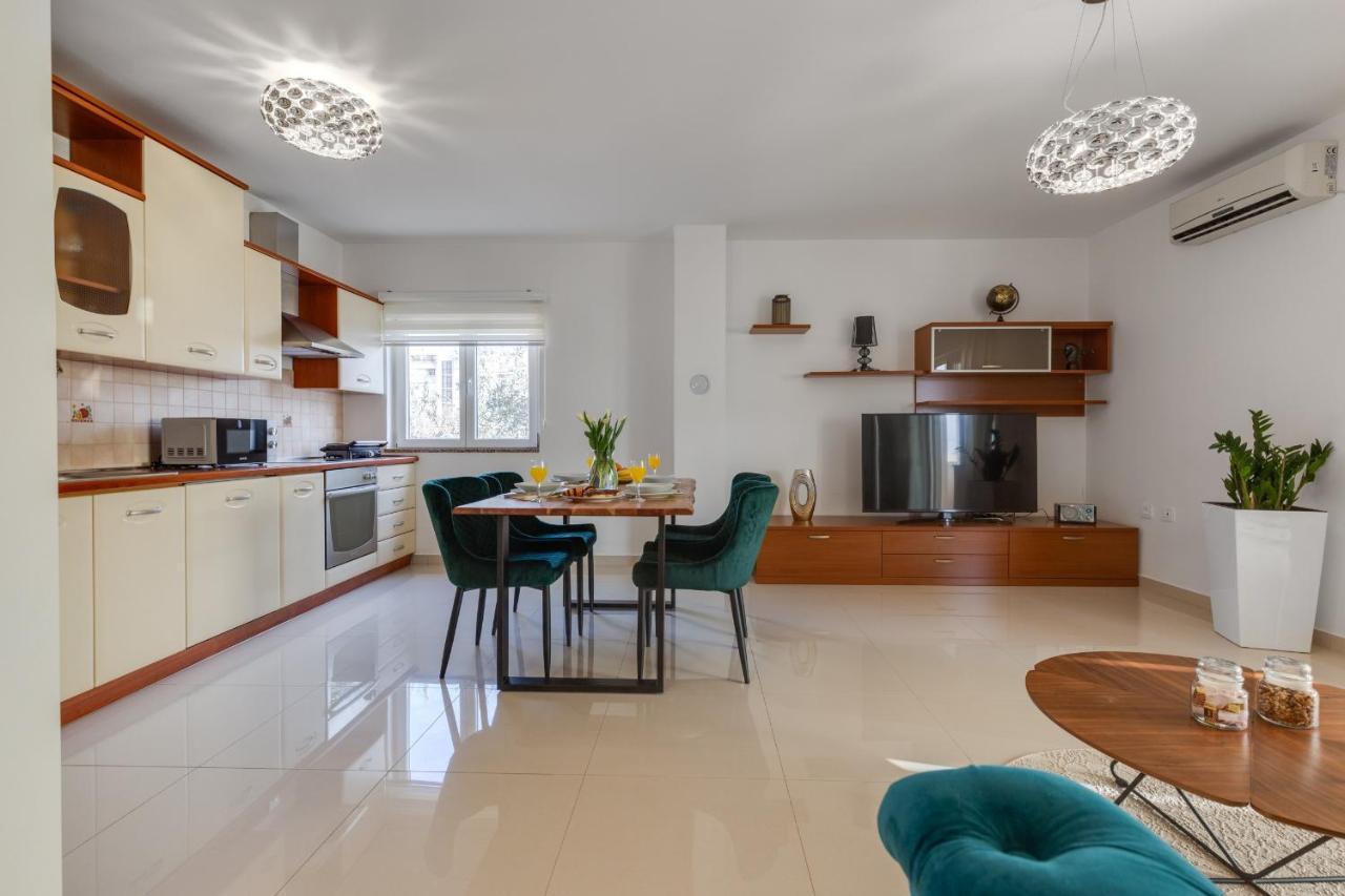 Elegant Two Bedroom Apartment Zadar Buitenkant foto